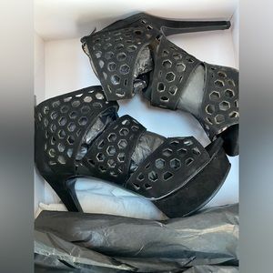 Bnwt in box Pelle Moda heels black. Mahal in black. Two sizes available!